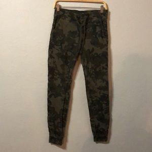 Rue 21 Camo pants